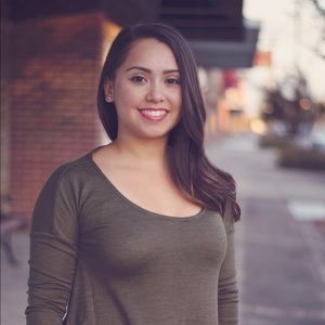 Meet your Posher, Vanessa